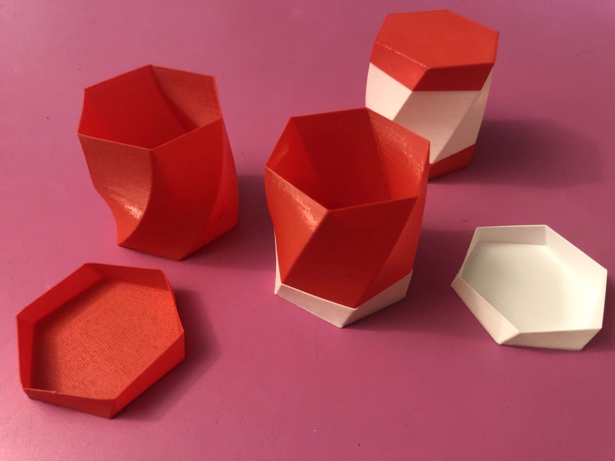 fusiology_twisted_boxes_scene_001 fusiology_twisted_boxes_scene_001